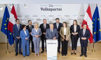 20250228 OEVP stellt ihr Regierungsteam vor-stock-foto