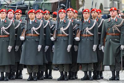 enns, austria, 28 feb 2025, military event, tag der wachtmeister, 400 soldiers sworn in the military in the position of-stock-foto