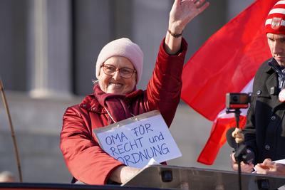 Wien, Europa, 1. M?rz 2025, Demonstration, Neuwahlen jetzt!, Protest, ?VP, SP?, NEOS, Regierungskritik, Wahlkampf, polit-stock-photo