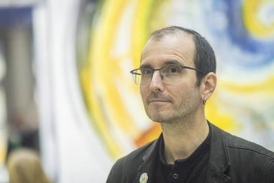 Dr. Mark Benecke, Botschafter der Ausstellung ,Selten allein, in der Kuppelhalle des Dresdner Hauptbahnhofes-stock-foto