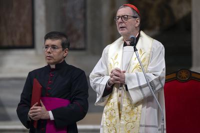 ITALY -  ROSARY PRAYER HELD FOR THE HEALTH OF POPE FRANCIS IN ST PETER'S SQUARE AT THE VATICAN   - 2025/3/1-stock-foto