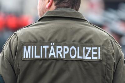 enns, austria, 28 feb 2025, military event, tag der wachtmeister, 400 soldiers sworn in the military in the position of-stock-foto