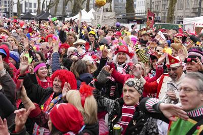 Symbolbild und Themenbild Koelner Karneval beim Funkenbiwak 2025-stock-foto