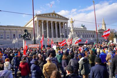 Wien, Europa, 1. M?rz 2025, Demonstration, Neuwahlen jetzt!, Protest, ?VP, SP?, NEOS, Regierungskritik, Wahlkampf, polit-stock-photo
