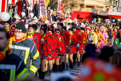 Karneval in Cottbus - Zug der froehlichen Leute 2025-stock-foto