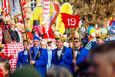 Karneval in Cottbus - Zug der froehlichen Leute 2025-stock-foto