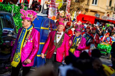 Karneval in Cottbus - Zug der froehlichen Leute 2025-stock-foto