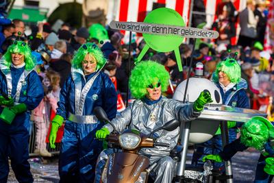 Karneval in Cottbus - Zug der froehlichen Leute 2025-stock-foto