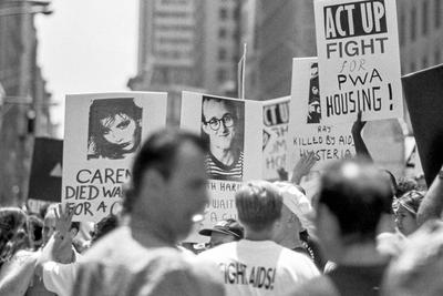 picture of AIDS victim Keith Haring during NYC Pride March in New York City, USA on June 28th 1992 *** picture of AIDS v-stock-foto