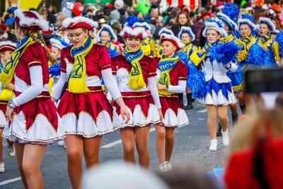 Karneval in Cottbus - Zug der froehlichen Leute 2025-stock-foto