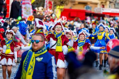 Karneval in Cottbus - Zug der froehlichen Leute 2025-stock-foto