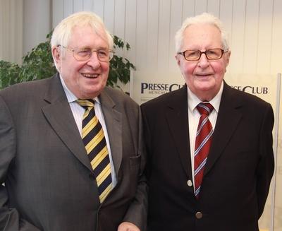 Bernhard Vogel (li., Deutschland/CDU) und Bruder Hans-Jochen Vogel (Deutschland/SPD) anl?sslich einer Veranstaltung zum-stock-photo
