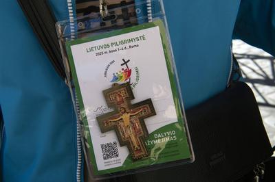 ITALY -  PRESS CONFERENCE " THE END OF THE WORLD? CRISES, RESPONSIBILITIES, HOPES " IN  THE   VATICAN PRESS ROOM IN ROME - 2025/5/3-stock-photo