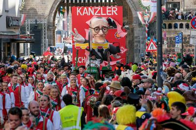 Rosenmontagszug in Koeln-stock-foto