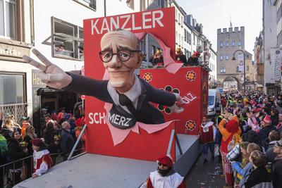 Rosenmontagszug in Koeln-stock-foto