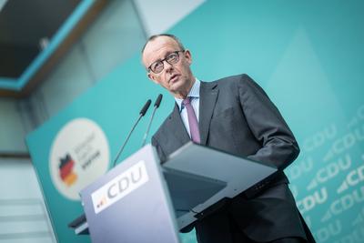 CDU Bundesvorstandssitzung - Pressekonnferenz - Tag nach der Wahl zur Hamburgischen B?rgerschaft - Friederich Merz, CDU-Parteivorsitzender und designierter Bundeskanzler-stock-foto