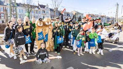 Rosenmontagszug in Bonn - 03.03.2025-stock-foto
