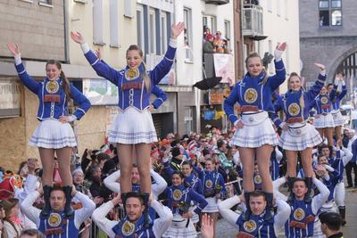 Rosenmontagszug in Koeln-stock-foto