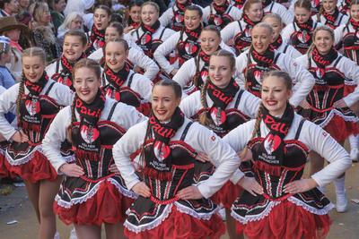 Rosenmontagszug in Koeln-stock-foto