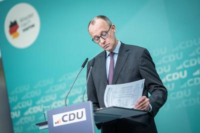 CDU Bundesvorstandssitzung - Pressekonnferenz - Tag nach der Wahl zur Hamburgischen B?rgerschaft - Friederich Merz, CDU-Parteivorsitzender und designierter Bundeskanzler-stock-foto