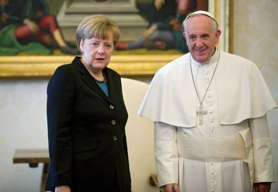 Papst Franziskus hat Bundeskanzlerin Angela Merkel CDU in Audienz empfangen Das katholische Kirch-stock-foto