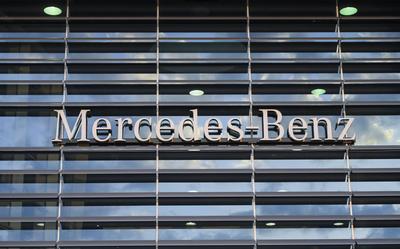 Autohaus, zentrale Mercedes-Benz Niederlassung Stuttgart, Untert?rkheim, Stuttgart, Baden-W?rttemberg, Deutschland *** C-stock-foto