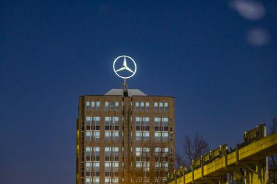 Mercedesstern. Mercedes Benz Group AG, Außenstelle Möhringen. // 05.02.2022: DEU; Deutschland, Baden-Württemberg, Stuttg-stock-foto