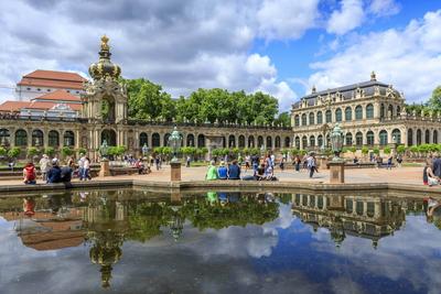 Dresdner Zwinger mit Kronentor DEU/Sachsen/Dresden ? Kronentor: Der Dresdner Zwinger mitten in der s?chsischen Landeshau-stock-photo