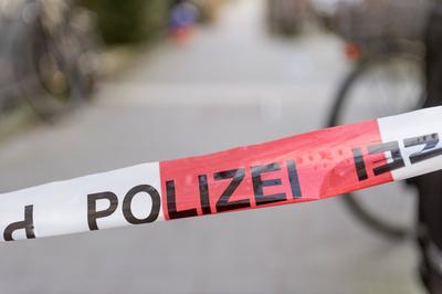 Polizeiabsperrung, ein Tatort-stock-photo