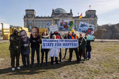 Protestaktion gegen ein m?gliches neues Sonderverm?gen in Berlin-stock-photo