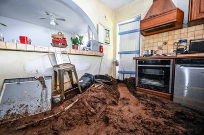 La R?union : d?g?ts dans une maison apr?s le passage du cyclone Garance ? Bellepierre-stock-foto
