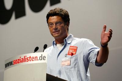 Bildnummer: 50790719  Datum: 28.06.2003  Copyright: imago/momentphoto/KilligDiether Dehm (GER/PDS) spricht auf dem PDS-Sonderparteitag in Berlin, Personen; 2003, Berlin, Parteitag, Parteitage, Bundesparteitag, www.sozialisten.de, Schriftzug; , quer, Kbdig, Einzelbild, close, Parteien, Politik, Deutschland, Aktion, People / Dieter, Desoi-stock-foto