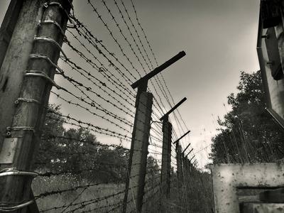 Bulgarische Hinterlandgrenze zur T?rkei Bulgarische Hinterlandgrenze zur T?rkei, 3km vor der eigentlichen Grenze vor Rez-stock-foto