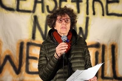 Esther Dischereit bei We still need to talk. Ceasefire NOW, Kundgebung, Unter den Linden, Berlin, 10.11.2023 *** Esther-stock-photo