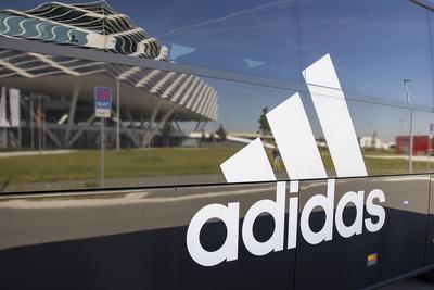 Herzogenaurach, Adidas-Verwaltungsgebaeude, 17.06.2021, Das Trainingslager der DFB-Mannschaft Bild: Hinter dem Adidas-Ve-stock-foto