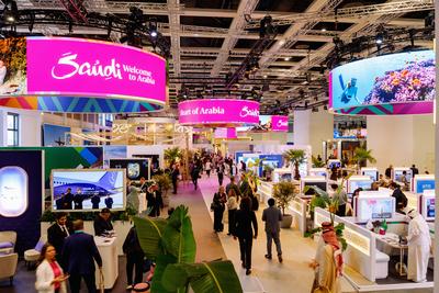 Internationale Tourismusb?rse Berlin ITB, Stand von Saudi-Arabien (Saudi Tourism Authority), Besucher und H?ndler in Hal-stock-foto