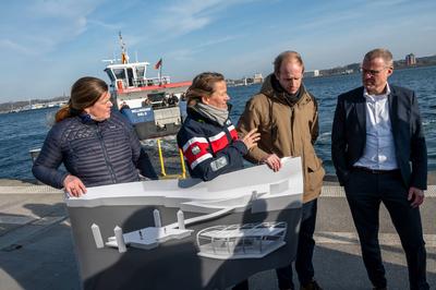 Kiel, Deutschland, 5.3.2025, Alte F?hre neue F?hre. Pressetermin zum Zukunftsprojekt einer autonom fahrenden F?hre mit W-stock-foto