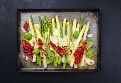 IMAGO Creative: Food, Spargel spargel,speck,parmesan,abendessen,asparagus,spargelsorte,spargelsorten,k?se,pamesan,parmes-stock-photo