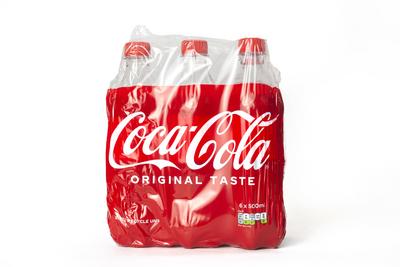 Einwegplastik Coca Cola *** Disposable plastic Coca Cola 1065528219-stock-foto