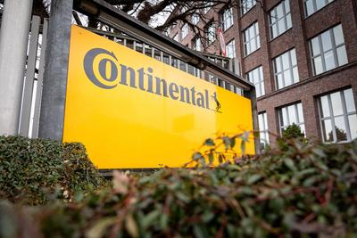 Ein Schild des Unternehmens Continental vor deren Hauptverwaltung in Hannover, 03.02.2022. Hannover Deutschland *** A si-stock-foto