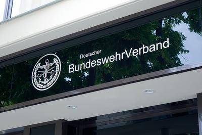 Deutscher BundeswehrVerband Deutscher BundeswehrVerband, 09.06.2019, Kreuzberg, Stresemannstrasse, Berlin, In der Berli-stock-foto