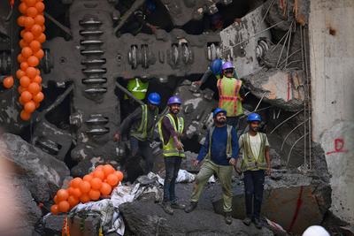 DMRC Completes Tunneling Between Kishangarh And Vasant Kunj-stock-photo