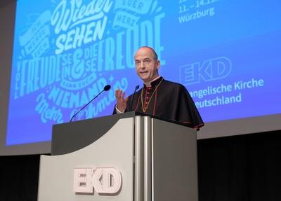Der katholische Bischof Franz Jung aus Wuerzburg sprach am Sonntag 11 11 2018 zum Auftkat der Jahr-stock-foto