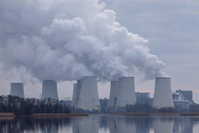Kraftwerk Jaenschwalde-stock-foto