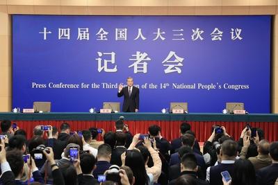 China, Nationaler Volkskongress in Peking, Wang Yi Pressekonferenz  BEIJING, CHINA - MARCH 07: Chinese Foreign Minister-stock-photo