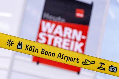 Ganzt?giger ver.di Warnstreik im Flughafen K?ln Bonn 24.02.2025-stock-foto