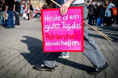 FEMINISTISCHER KAMPFTAG IN ERFURT-stock-foto