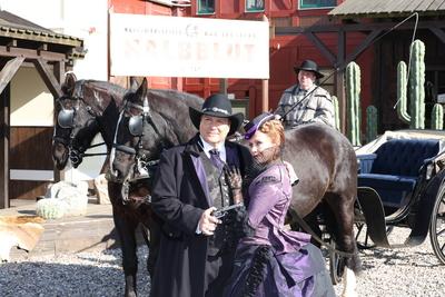 Sonja Kirchberger (Die Venusfalle) und Francis Fulton-Smith sind die Stars in der Arena im B?hnenst?ck Halbblut. Sie spi-stock-foto