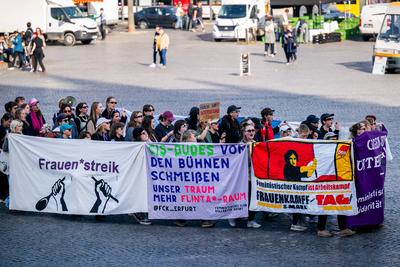 FEMINISTISCHER KAMPFTAG IN ERFURT-stock-foto