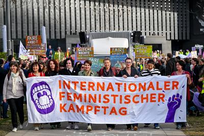 Demonstration Internationaler Frauentag in Linz-stock-photo